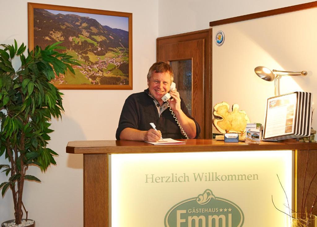 Gaestehaus Emmi ไคลนาร์ล ภายนอก รูปภาพ