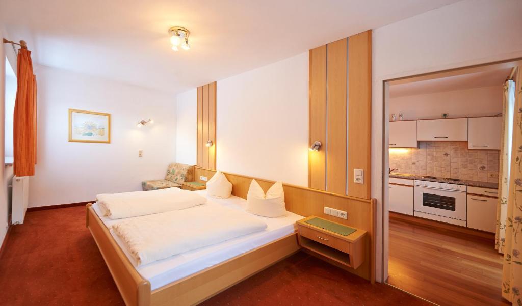 Gaestehaus Emmi ไคลนาร์ล ภายนอก รูปภาพ