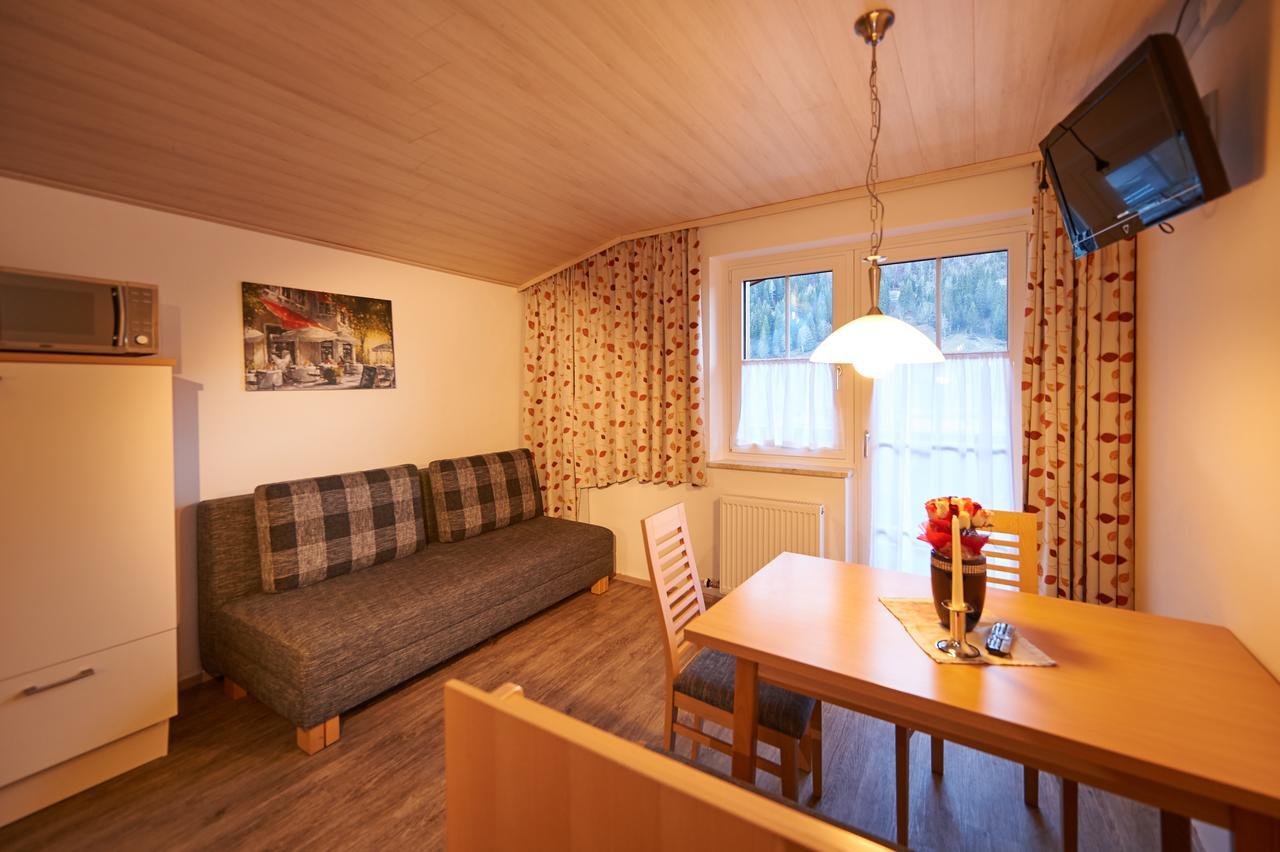 Gaestehaus Emmi ไคลนาร์ล ภายนอก รูปภาพ